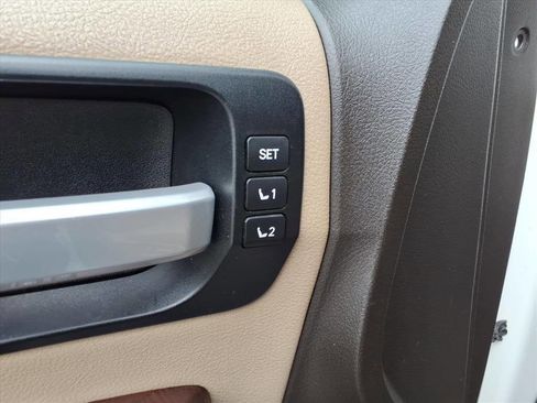 Used 2011 Toyota Sequoia Platinum image 17