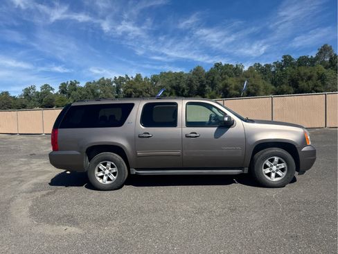 Used 2014 GMC Yukon XL SLT image 4