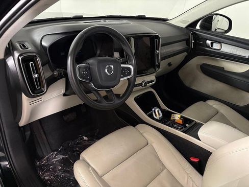 Used 2024 Volvo XC40 B5 Plus w/ Climate Package AWD/4WD image 17