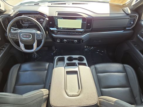 Used 2024 GMC Sierra 1500 SLT image 12