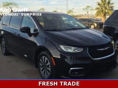 Used 2023 Chrysler Pacifica Touring-L