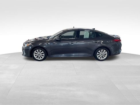 Used 2018 Kia Optima S w/ Panoramic Sunroof Package FWD image 3