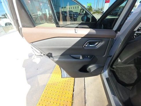 Used 2023 Nissan Rogue Platinum w/ Platinum Premium Package image 24