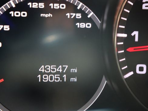 Used 2019 Porsche Cayenne S w/ Premium Plus Package AWD/4WD image 23