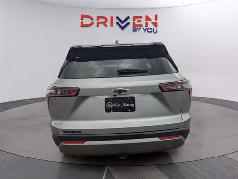 New 2026 Chevrolet Equinox LT w/ Convenience Package II image 4