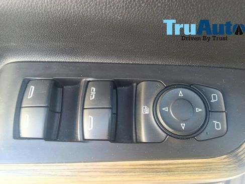 Used 2019 GMC Acadia Denali w/ Technology Package AWD/4WD image 16