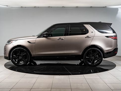 Used 2024 Land Rover Discovery Dynamic SE AWD/4WD image 5