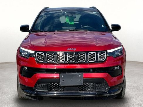 Used 2025 Jeep Compass Limited w/ Elite Group AWD/4WD image 4