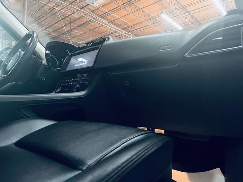 Used 2020 Jaguar F-PACE AWD/4WD image 24
