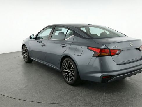 Used 2025 Nissan Altima 2.5 SV FWD image 6