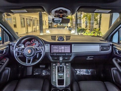 Used 2019 Porsche Macan S image 3