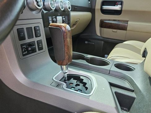 Used 2010 Toyota Sequoia Platinum image 9