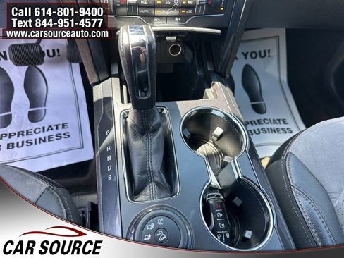 Used 2017 Ford Explorer XLT w/ Equipment Group 202A AWD/4WD image 20
