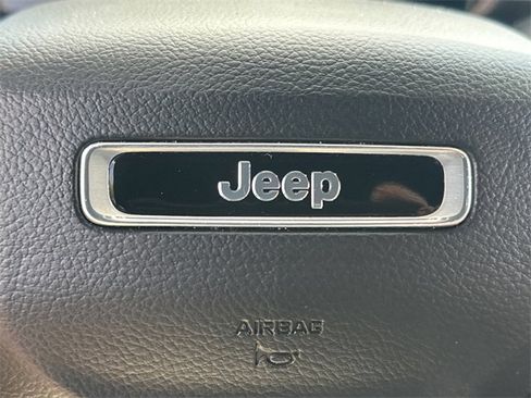 Used 2023 Jeep Grand Cherokee Altitude image 45