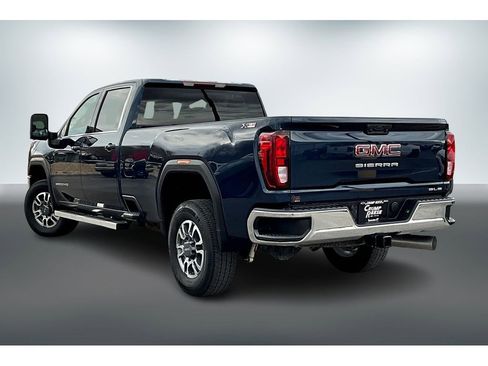 Used 2022 GMC Sierra 3500 SLE w/ SLE Convenience Package image 4