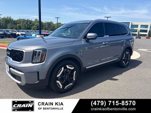 Certified 2023 Kia Telluride EX w/ EX Captain's Chair Package AWD/4WD image 2