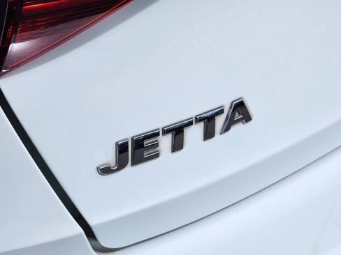 Used 2019 Volkswagen Jetta R-Line FWD image 31