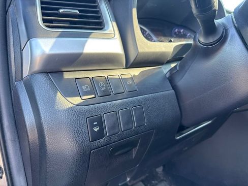 Used 2019 Toyota Highlander SE AWD/4WD image 20