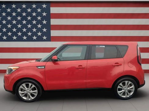 Used 2015 Kia Soul + FWD image 2
