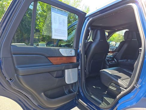 Used 2019 Lincoln Navigator Reserve AWD/4WD image 15