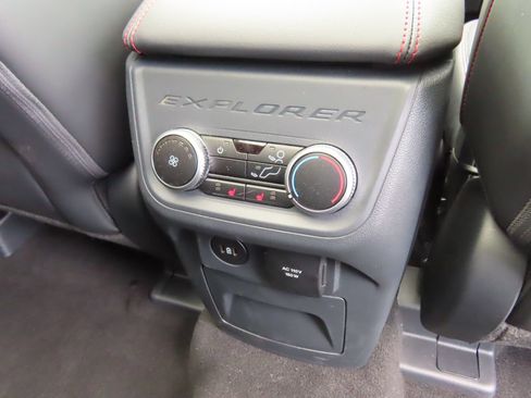 Used 2025 Ford Explorer ST AWD/4WD image 29