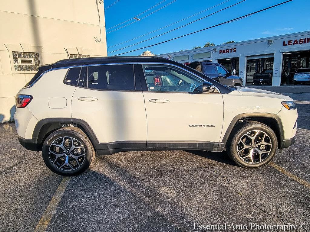 Certified 2025 Jeep Compass Limited AWD/4WD image 12