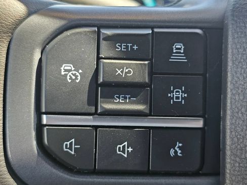 Used 2025 Ford F150 Lariat AWD/4WD image 37