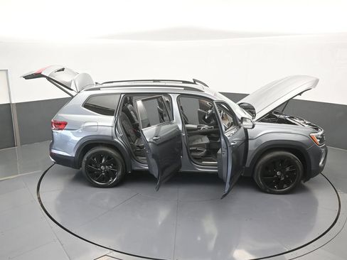 Used 2024 Volkswagen Atlas SE w/ Panoramic Sunroof Package FWD image 69