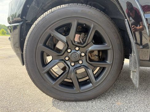 Used 2019 RAM 1500 Laramie AWD/4WD image 39