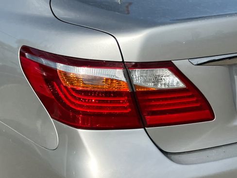 Used 2011 Lexus LS 460 w/ Luxury Value Edition RWD image 20