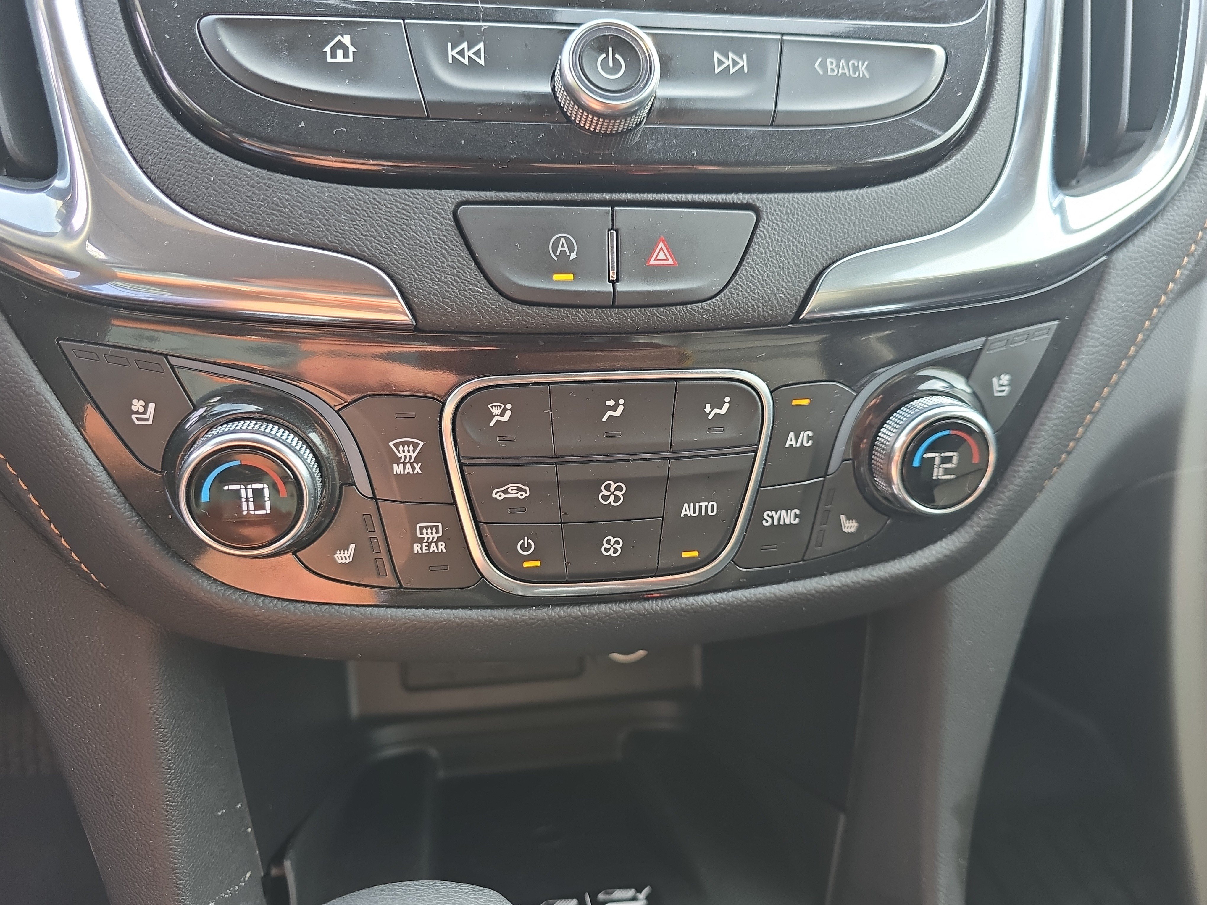 Used 2024 Chevrolet Equinox Premier AWD/4WD image 33