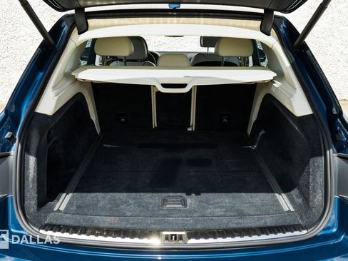 Used 2019 Bentley Bentayga AWD/4WD image 33