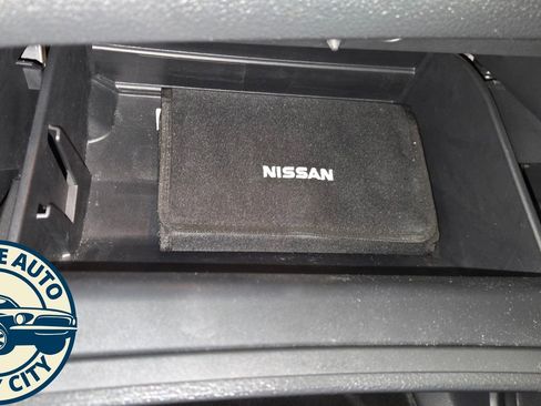 Used 2017 Nissan Rogue SV w/ SV Premium Package image 23