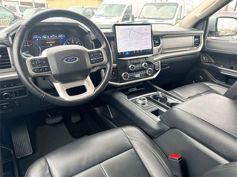 Used 2023 Ford Expedition XLT image 36
