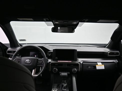 New 2026 Toyota 4Runner SR5 AWD/4WD image 11