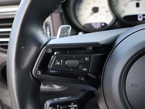 Certified 2024 Porsche Macan GTS image 29