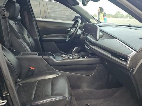 Used 2024 Cadillac XT4 Sport image 3