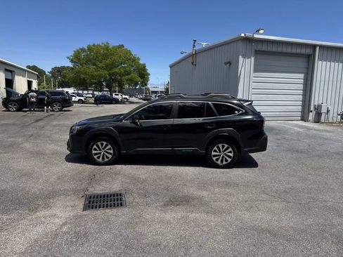 Used 2023 Subaru Outback Premium AWD/4WD image 8