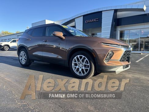 Used 2023 Chevrolet Blazer LT image 1