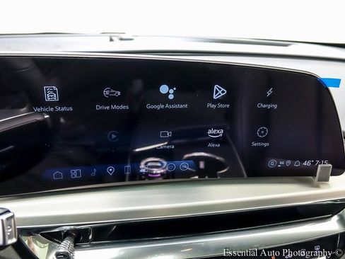 New 2025 Cadillac Lyriq Luxury image 14