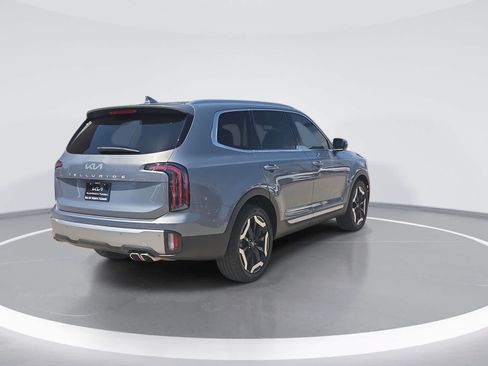 Used 2023 Kia Telluride EX FWD image 8