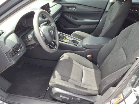 Used 2023 Honda Accord EX image 11