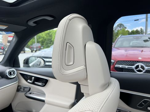 Certified 2025 Mercedes-Benz GLC 300 GLC 300 image 33