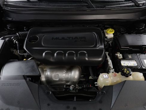 Used 2019 Jeep Cherokee Latitude Plus w/ Comfort/Convenience Group image 22