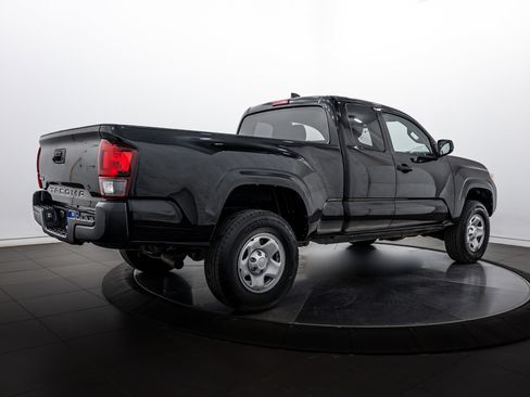 Used 2021 Toyota Tacoma SR image 3