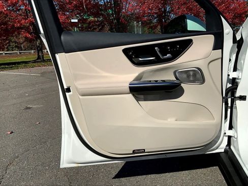 Certified 2026 Mercedes-Benz GLC 300 4MATIC image 14