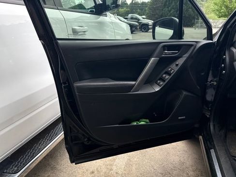 Used 2014 Subaru Forester 2.5i Touring AWD/4WD image 16
