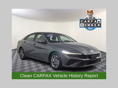 Used 2024 Hyundai Elantra SEL FWD image 1