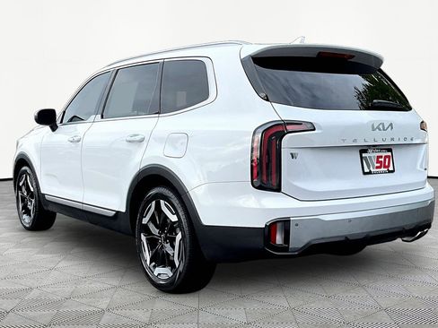 Used 2024 Kia Telluride EX AWD/4WD image 4