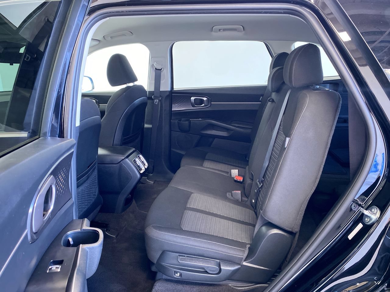 Certified 2026 Kia Sorento LX FWD image 32